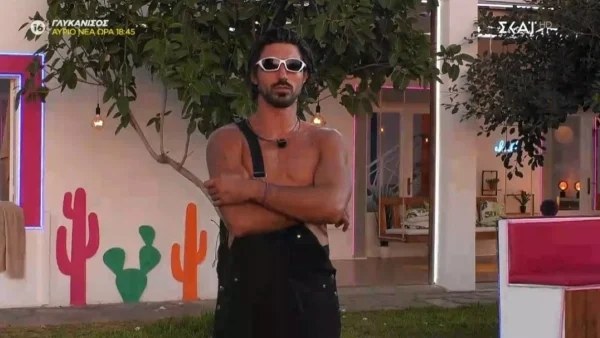 Love Island: «Γελάνε και τα τσιμέντα της Τενερίφης» - Πήραν φωτιά τα πληκτρολόγια των τουιτεράδων με τις εξελίξεις στη βίλα