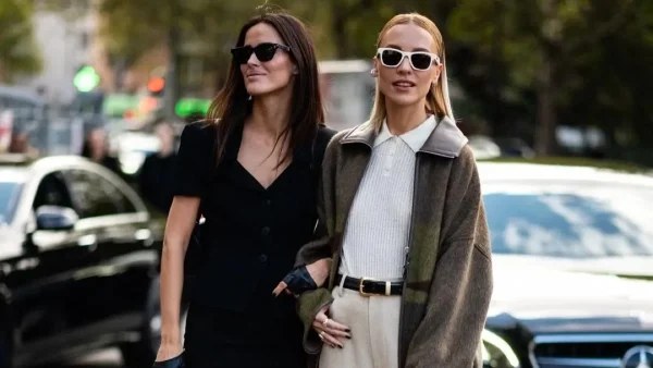 Street Fashion: Αυτά είναι τα 2 περιζήτητα sneakers που επιλέγουν όλοι οι fashionistas