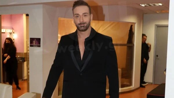 Δεν μοιάζουν σχεδόν καθόλου - Αυτός είναι ο πατέρας του Νίκου Κοκλώνη