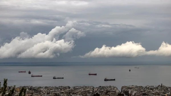 Καιρός 15/10: Που θα "χτυπήσει" μέσα στις επόμενες ώρες η κακοκαιρία - Αυτές οι περιοχές πρέπει να προσέχουν