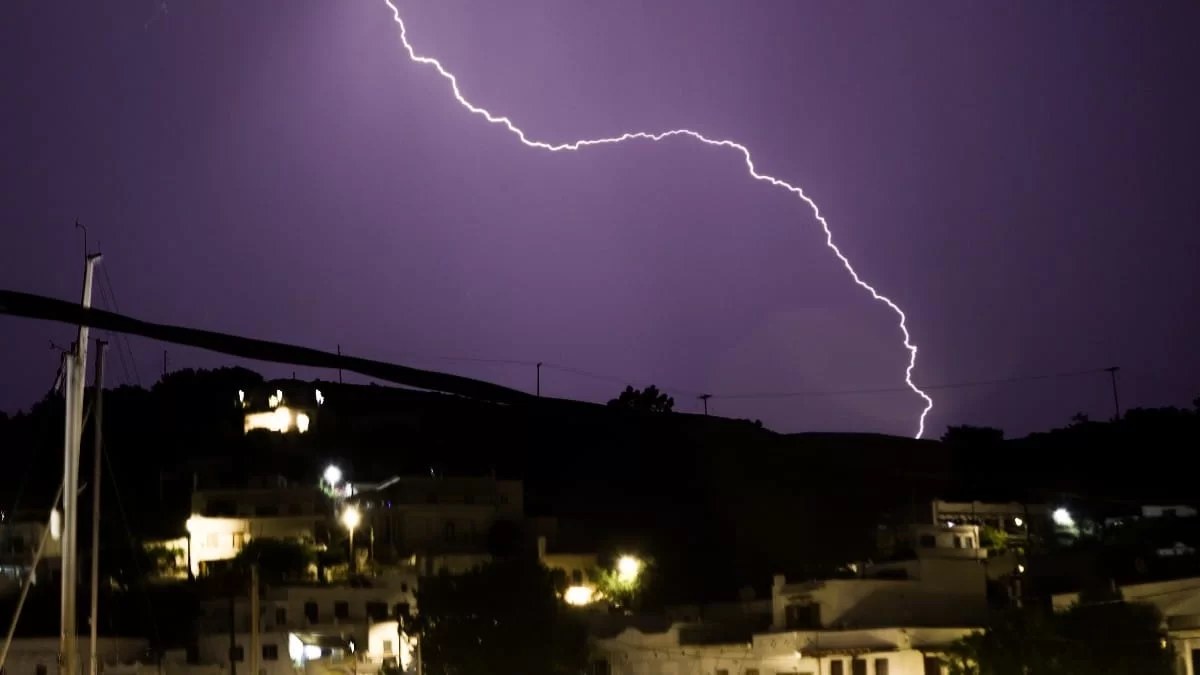 Καιρός: Ραγδαία πρώση της θερμοκρασίας από αύριο (14/10) - Έρχονται επικίνδυνα και έντονα φαινόμενα
