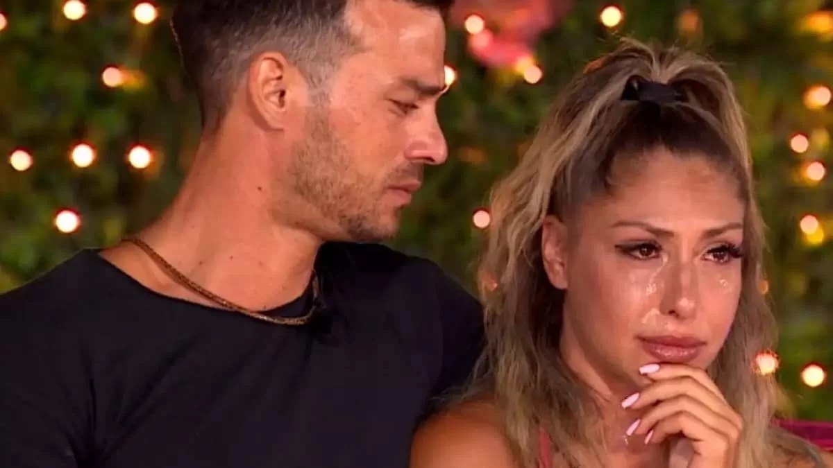 Love Island: "Πάγωσαν" οι παίκτες με την ανακοίνωσή της - Αποχώρησε οικειοθελώς για να ακολουθήσει τον μεγάλο της έρωτα