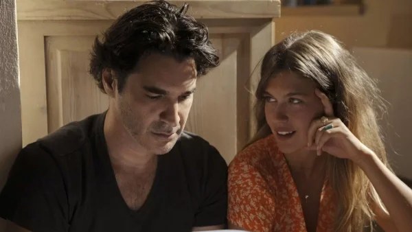 Ποια είναι τελικά η Κλέλια Ανδριoλάτου - Στο φως της δημοσιότητας φωτογραφίες από το παρελθόν της πρωταγωνίστριας του Maestro