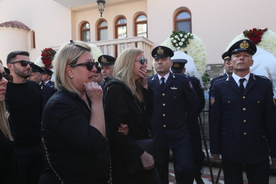 Κηδεία Αλέξανδρου Νικολαϊδη οικογένεια