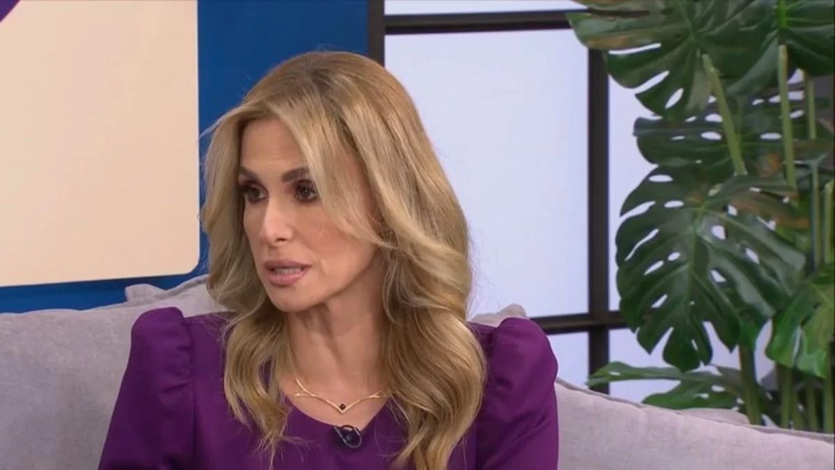 «Δεν καταλάβαμε τίποτα και δεν αισθάνθηκα τίποτα» - "Λύγισε" η Ζωή Κρονάκη για την απώλεια του Αλέξανδρου Νικολαΐδη