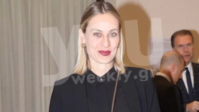 Με total black look, Gucci τσάντα και Prada παπούτσια, η Ελεονώρα Μελέτη στην παρουσίαση βιβλίου της Τένιας Μακρή