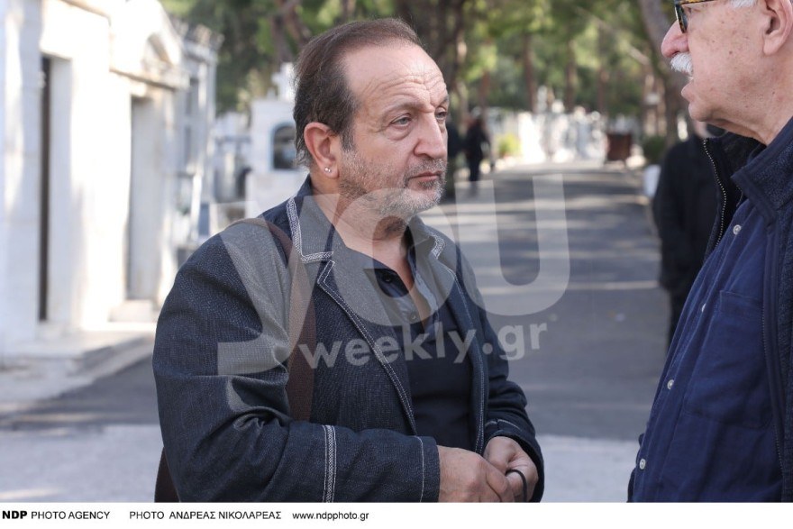 Αποκλειστικές φωτογραφίες από την κηδεία της Μίνας Αδαμάκη 3