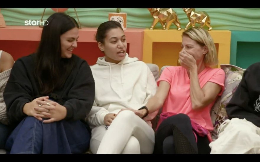 GNTM 5 πέταγμα ρούχων
