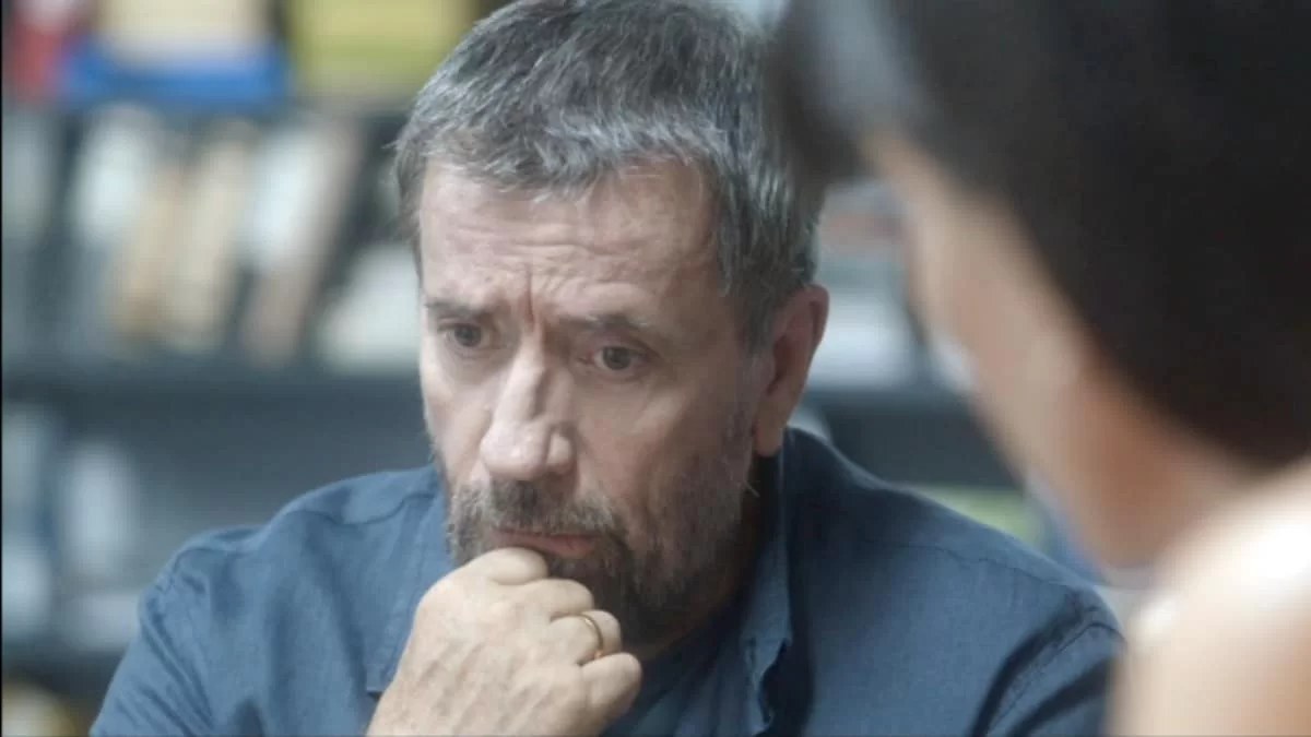 Κάνε ότι Κοιμάσαι (14/11): Ο Στράτος βρίσκεται δολοφονημένος έξω από το σπίτι του Νικόλα
