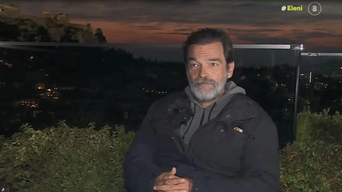 «Πρόλαβα να του πω...» - Συγκινημένος στην κάμερα του MEGA ο Κωνσταντίνος Καζάκος για την απώλεια του πατέρα του