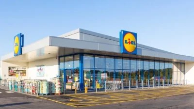 Πανζουρλισμός με την κίνηση των Lidl εν όψει Χριστουγέννων