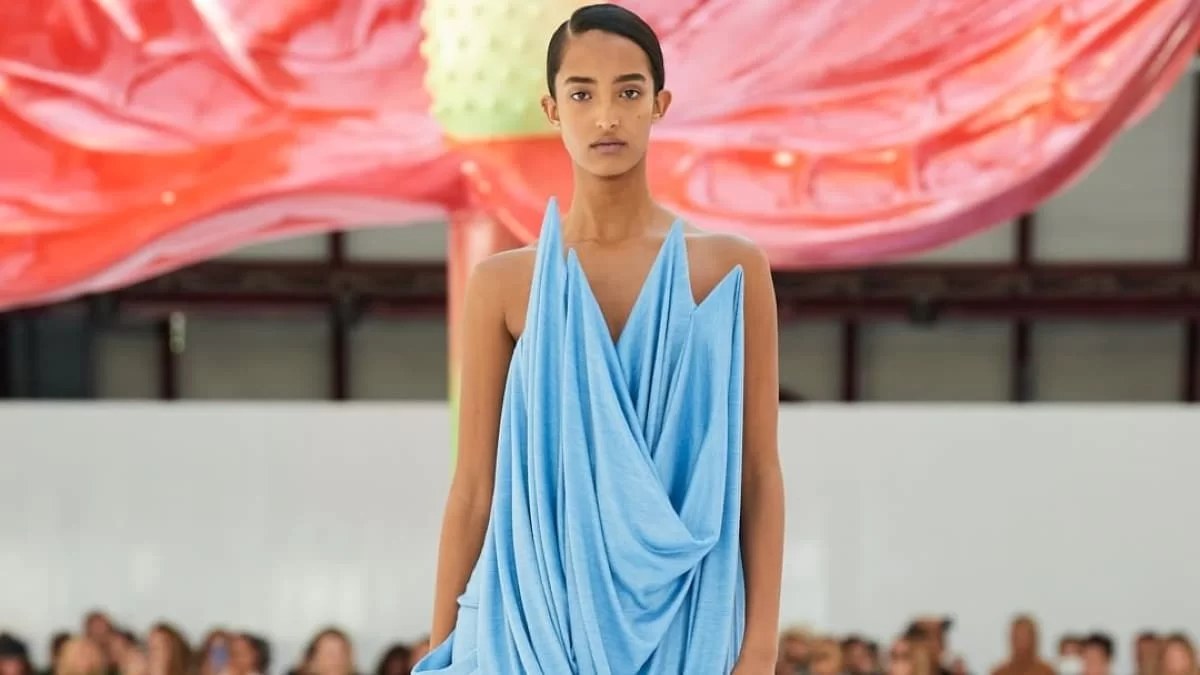 Παπούτσια µε µπαλόνια από τον οίκο Loewe - Εσύ θα φορούσες αυτά τα ιδιαίτερα κομμάτια;