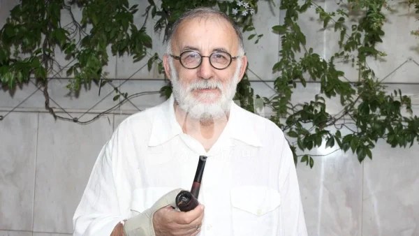 Θάνος Μικρούτσικος: «Συνέχεια νιώθω ότι είναι δίπλα μου» - Σπαράζουν καρδιές τα λόγια της συζύγου του, Μαρίας Παπαγιάννη, για τον θάνατό του