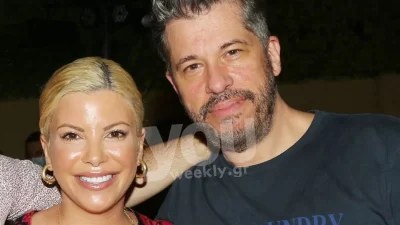 Πάνω από 2 μέτρα - Πολύχρωμο και εντυπωσιακό το δέντρο που στόλισαν Χάρης και Αντελίνα Βαρθακούρη