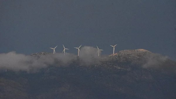 Καιρός 14/12: Σποραδικές καταιγίδες και χιονοπτώσεις - Που θα είναι πιο έντονα τα φαινόμενα