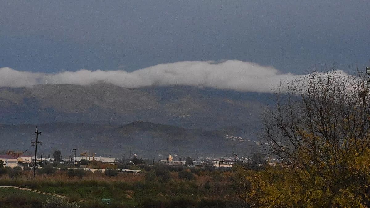 Καιρός 23/12: Μικρή άνοδος της θερμοκρασίας σήμερα - Που θα σημειωθεί παγετός