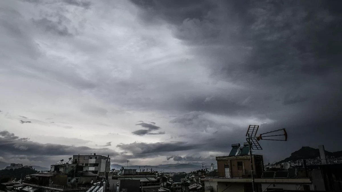Νέο έκτακτο δελτίο για την κακοκαιρία Άριελ - Σε ποιες περιοχές "θα χτυπήσει" σήμερα (1/12)