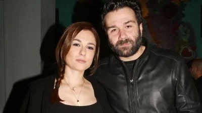 Τάσος Ιορδανίδης: Το χριστουγεννιάτικο δέντρο και τα πλάνα από το σπίτι του με την Θάλεια Ματίκα