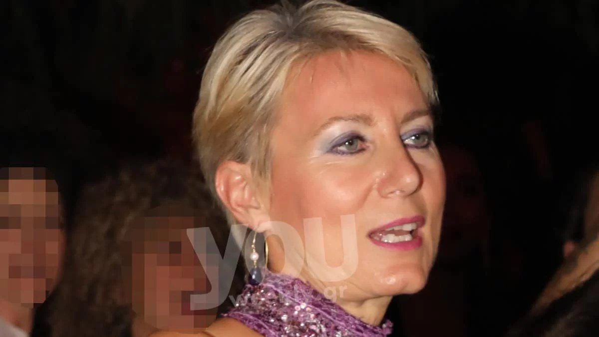 Με μωβ αστραφτερό τοπάκι - Τα «έσπασε» σε νυχτερινό κέντρο η Νατάσα Παζαΐτη