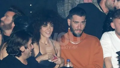 Με μαύρο μπούστο και παντελόνι καμπάνα δίπλα στον Mente Fuerte η Μαρία Σολωμού - "Τα έσπασαν" στα μπουζούκια
