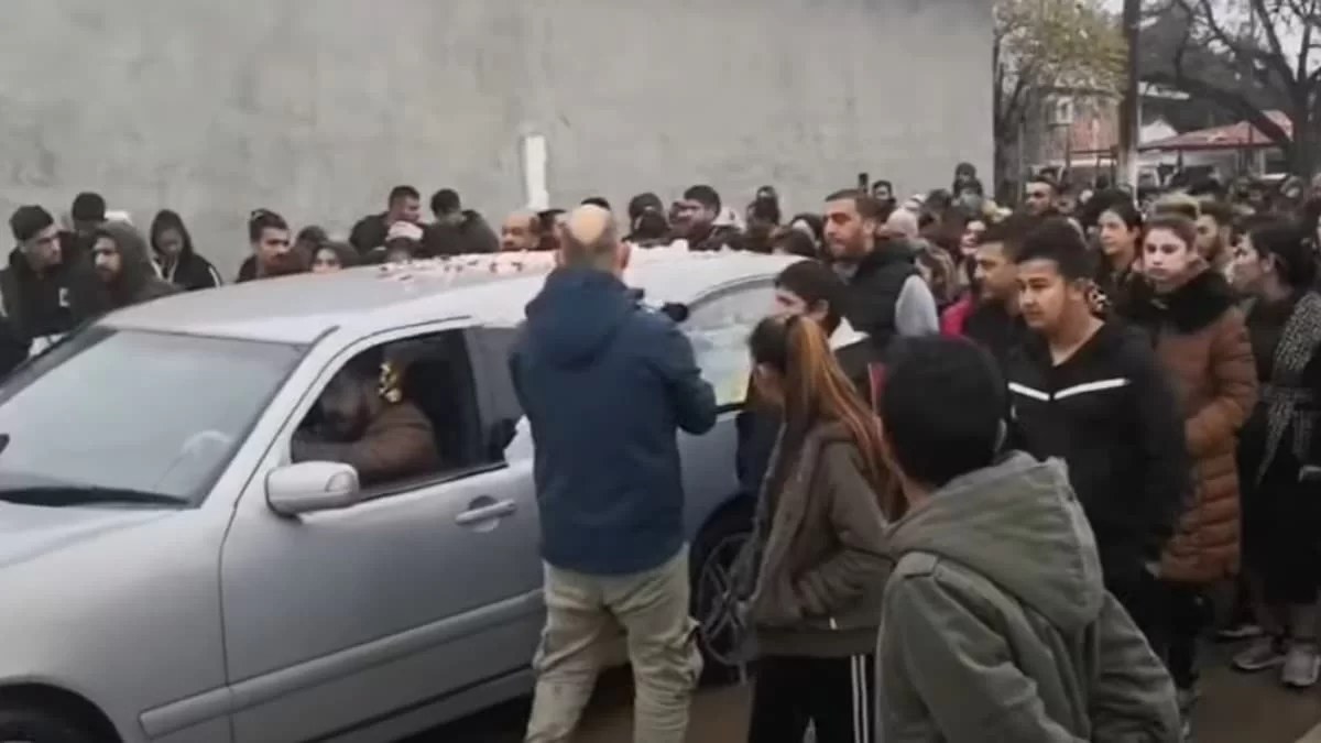 Στη Θεσσαλονίκη Ρομά από όλη την Ελλάδα - Λαοθάλασσα στην κηδεία του 16χρονου