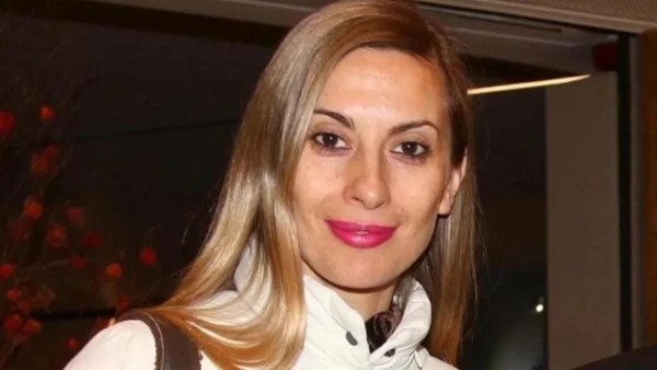 «Έχασα τη μητέρα μου κι έπρεπε να...» - Συγκλονίζει η Βίκυ Βολιώτη με την εξομολόγησή της