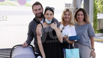 Πρώτες γιορτές με τη μπέμπα - Σε πελάγη ευτυχίας η Χριστίνα Παππά με την εγγονή της
