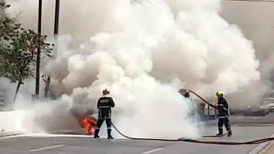 ''Τυλίχθηκε'' στις φλόγες αυτοκίνητο