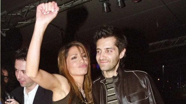 Αξέχαστες φωτογραφίες: Η εμφάνιση της Δέσποινας Βανδή, το 2004 σε εκδήλωση, χωρίς σουτιέν