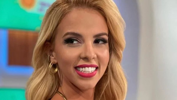 Beauty look of the week: 10 με τόνο στο μακιγιάζ της Τζένης Μελιτά - Πώς θα το κάνεις κι εσύ