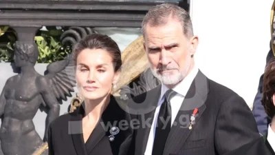 Κηδεία τέως βασιλιά Κωνσταντίνου: Με μακρύ μαύρο φόρεμα και καρφίτσα στο πέτο - Η εντυπωσιακή και σικάτη εμφάνιση της βασίλισσας Λετίσια