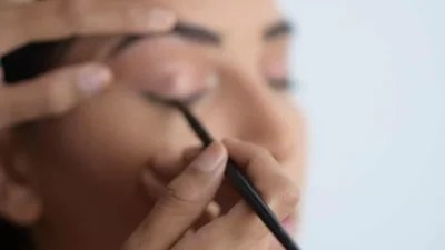 To All-In Makeup Prep που πωλείται κάθε 15'' παγκοσμίως!