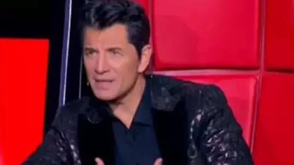 The voice: «Σε συλλαμβάνω συνέχεια να...» - Σε δύσκολη θέση ο Σάκης Ρουβάς με παίκτη