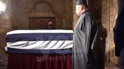 9 ημέρες από το θάνατο του Τέως Βασιλιά Κωνσταντίνου - Σε στενό οικογενειακό κύκλο το τρισάγιο στη μνήμη του