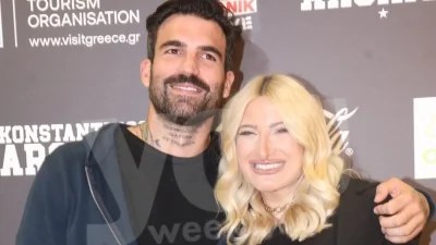 Πλέουν σε πελάγη ευτυχίας - Η οικογενειακή φωτογραφία του Αλεξάνδρου & της Τούνη με τον νεογέννητο γιο τους