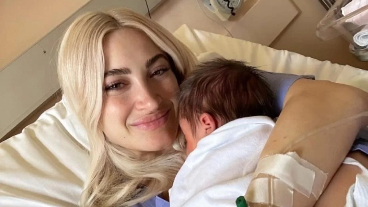«Τι ωραίος άντρας είσαι εσύ ζωή μου!» - ''Έλιωσε''' ολόκληρο το instagram με τον γιο της Ιωάννας Τούνη