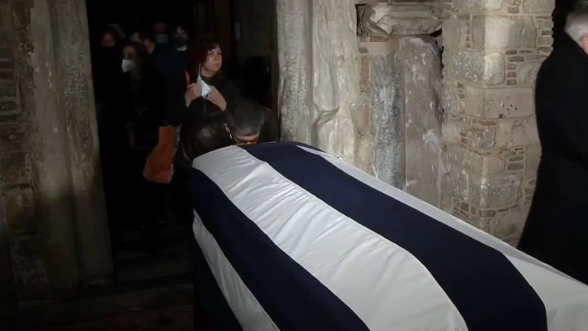 Τέως βασιλιάς Κωνσταντίνος: Δείτε live το τελευταίο αντίο