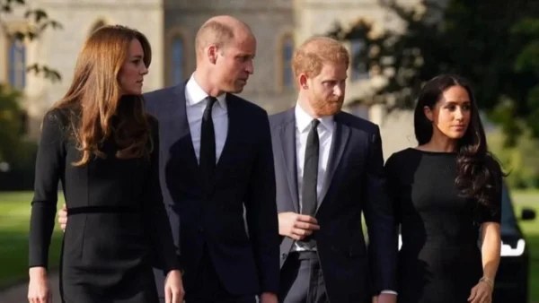 Buckingham: Άγριο ξύλο για Χάρι και Πρίγκιπα Ουίλιαμ - «Έσπασε στην πλάτη μου το μπολ του σκύλου...»