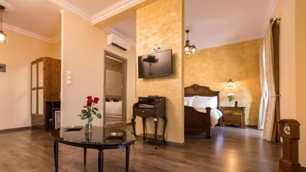 Theatro Hotel Odysseon: Το ξενοδοχείο που κάθε του δωμάτιο είναι εμπνευσμένο από ένα διάσημο θεατρικό έργο