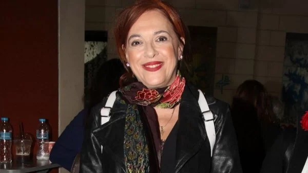«Πυροβολούμε τα πόδια μας» - Η αφοπλιστική ανάρτηση της Ελένης Ράντου για την απόφαση να απέχει από την απεργία των ηθοποιών 