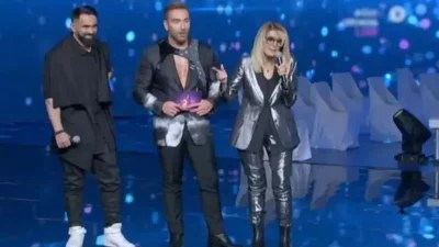 J2US: «Ντροπή σου! Με βλέπεις που...» - Η αποκρουστική "καλησπέρα" της Εύης Δρούτσα στους κριτές