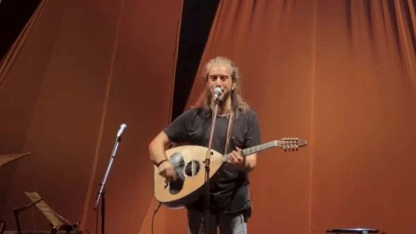 Σκηνές τρόμου στην συναυλία του Γιάννη Χαρούλη - Δέχτηκαν τηλεφώνημα για βόμβα!