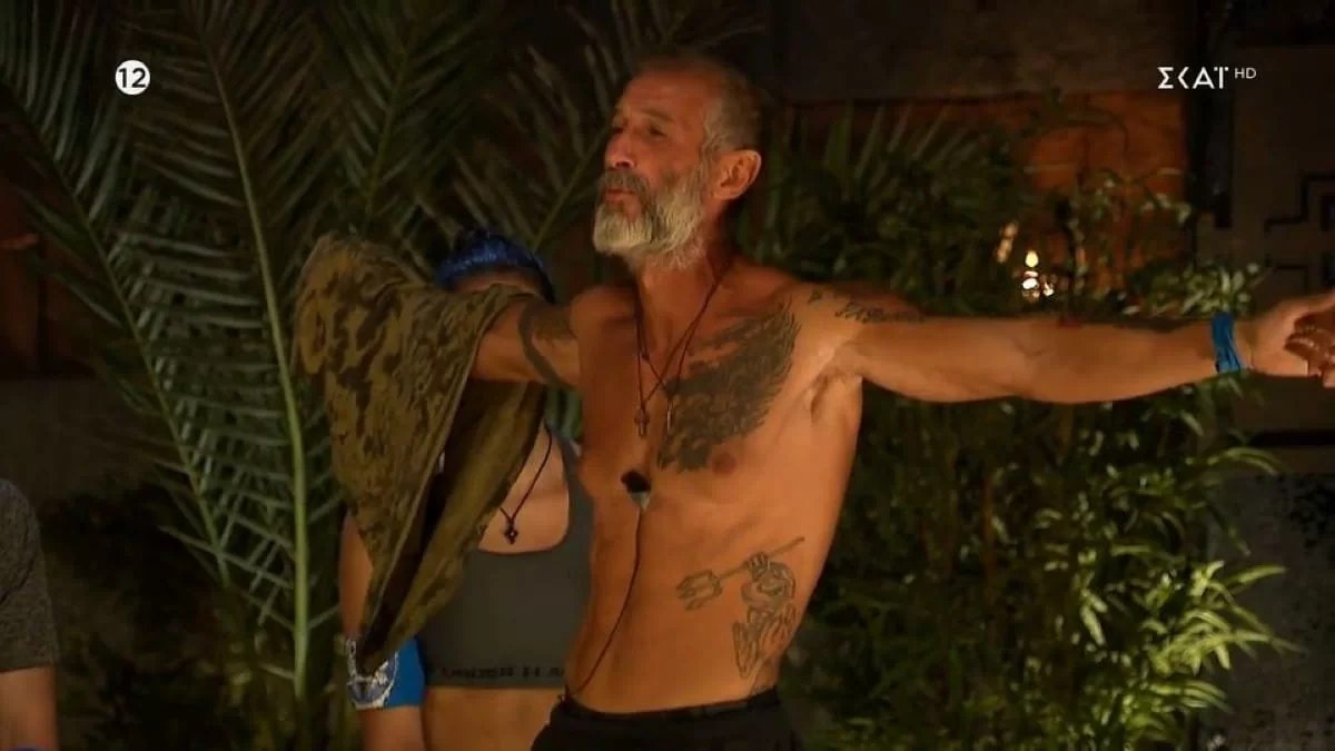 Survivor all star: «Είναι μια κουκλάρα!» - ''Θόλωσε'' ο Καραγκούνιας και έβγαλε τη μπλούζα του για τα μάτια της Ελευθερίου