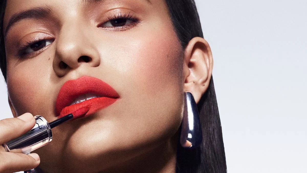 Νέο kissproof, αδιάβροχο & transfer-proof κραγιόν από τη MAC Cosmetics!