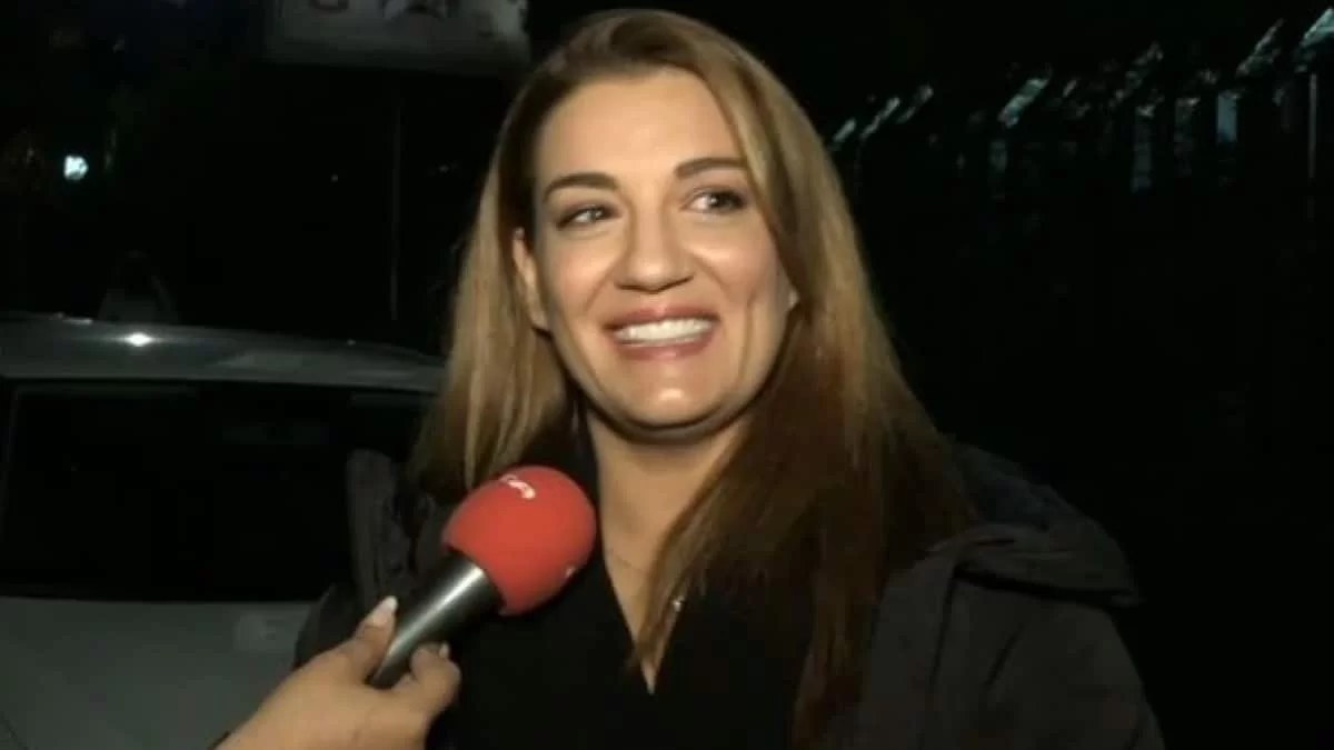 «Δεν μπορώ να μπω στο μυαλό της Βίκυς Χατζηβασιλείου» - Όλη η αλήθεια για την συνεργασία της με την Ελίνα Παπίλα