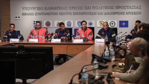 Σεισμός Τουρκία: Αποθέωσαν την ελληνική αποστολή διασωστών - Το συγκινητικό βίντεο