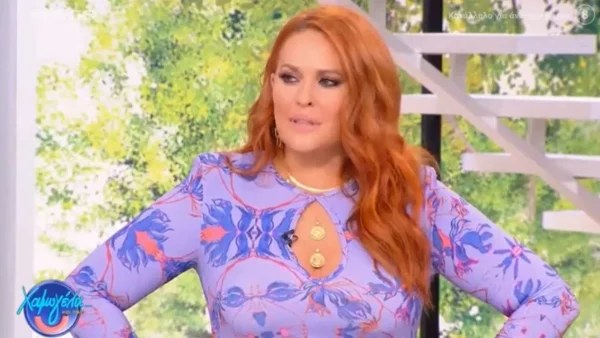 Χαμογέλα και Πάλι: «Τι συμβαίνει ρε παιδιά;» - Η παρατήρηση της Σίσσυς Χρηστίδου στους συνεργάτες της στην έναρξη της εκπομπής 