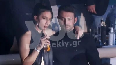 Της άνοιξε μέχρι και την πόρτα του αυτοκινήτου: Πως συμπεριφέρεται ο Αγγελόπουλος στην Βαμβακούση (Φωτογραφίες)