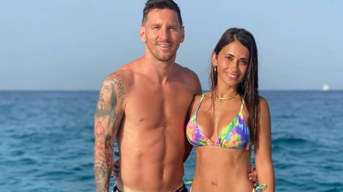 Lionel Messi: Κόκκινη σε σχήμα τριαντάφυλλου - Το εξωφρενικό ποσό που έδωσε η Αντονέλα Ροκούζο για μια τσάντα