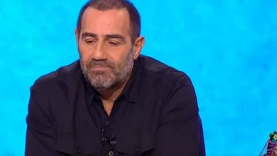 Δεν άντεξε και δάκρυσε ο Κανάκης - Το τραγούδι που αφιέρωσε ο πατέρας του Δημήτρη Ασλανίδη ο οποίος χάθηκε στα Τέμπη